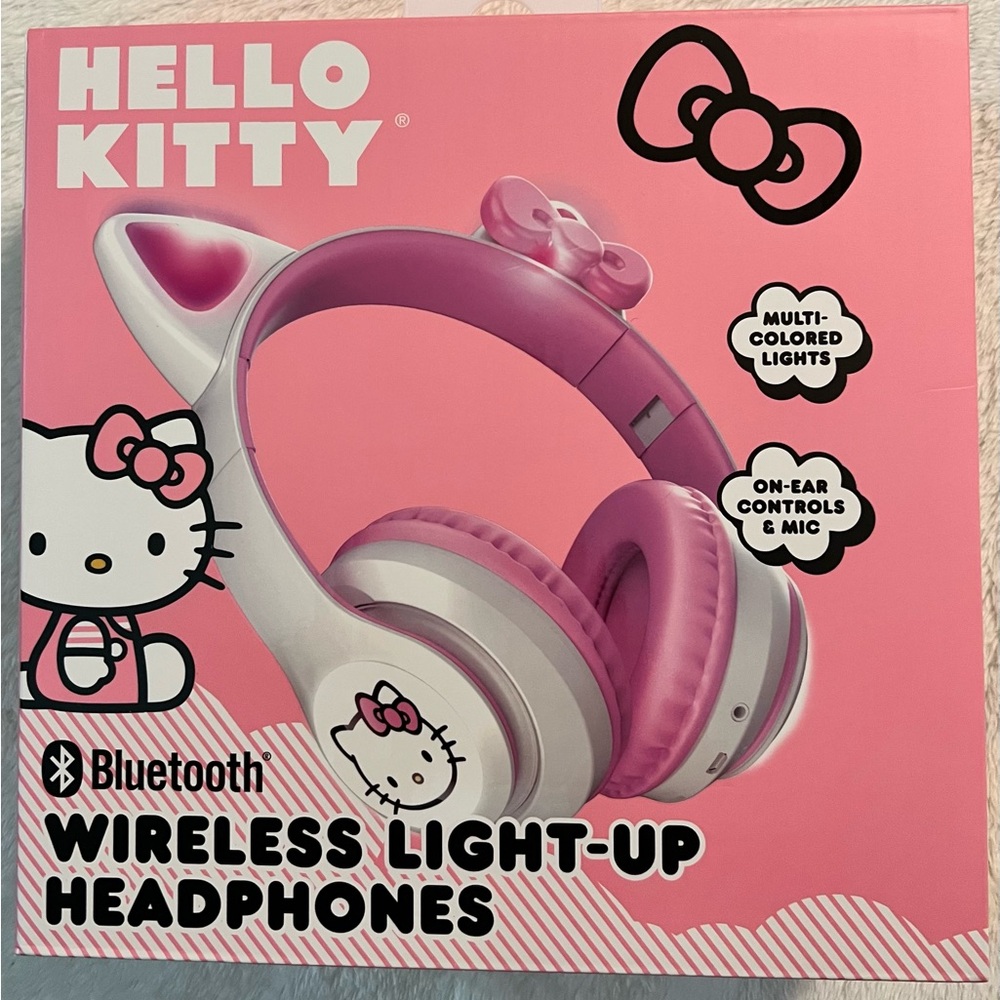 Hello Kitty Bluetooth Light-Up Headphones